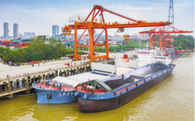 武汉再建江海直达物流大通道 “武汉—舟山”散货运输航线正式开通