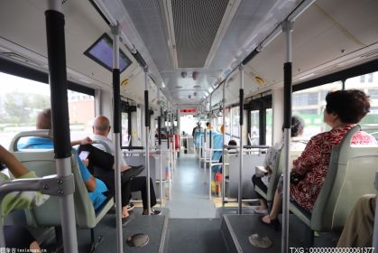 “智慧信号灯车载提示终端”上线 天津市公交车变“行走的红路灯” 
