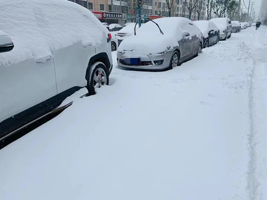 江苏迎战强降雪 昨日句容积雪达15厘米