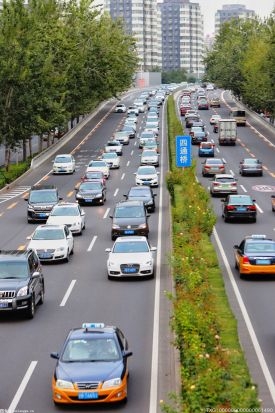 因降雨  郑州京广北路隧道由北向南方向已被封闭！